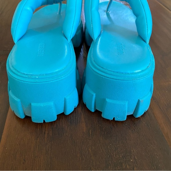Forever21 Women's Blue Rubber Leather Upper Platform Heel Sandals Size 8 - Picture 3 of 7